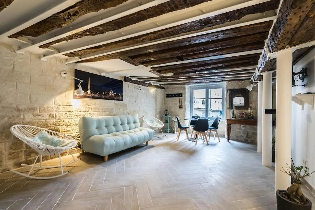 Typical Parisian Flat In Le Marais Apartamento