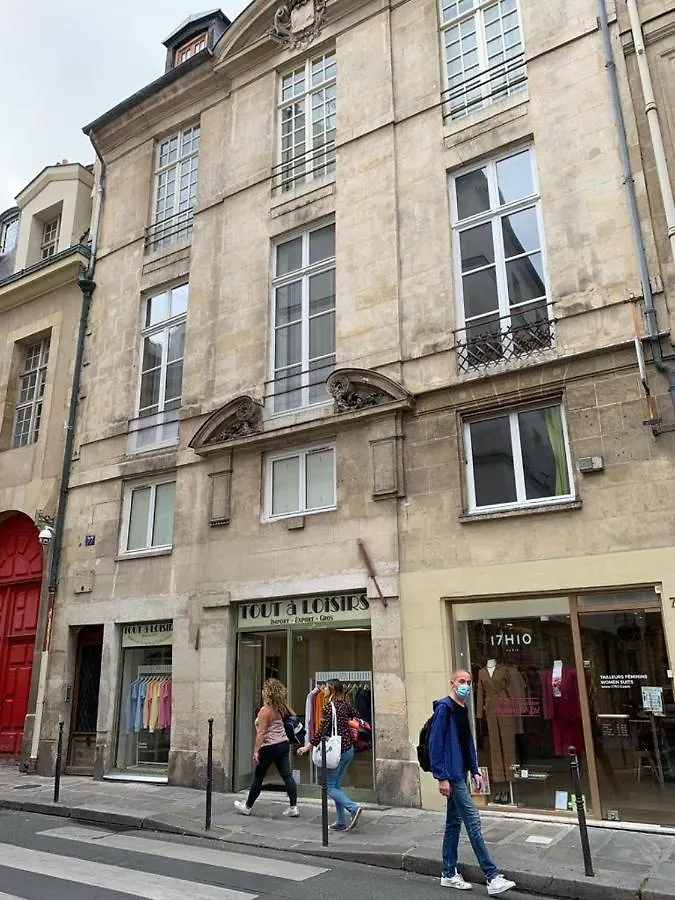 Typical Parisian Flat In Le Marais Apartment  Paris